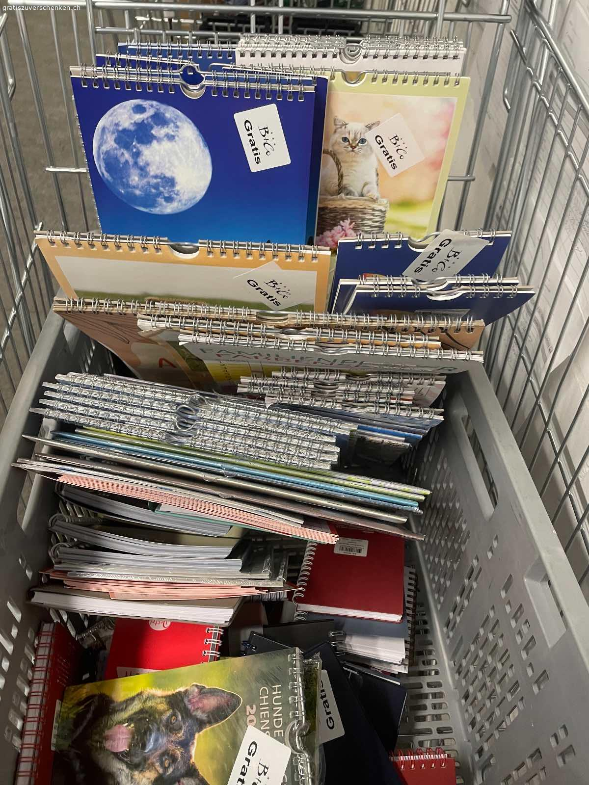 Div Kalender 25. Weitere Fotos Folgen 
Div Kalender 25 Hier Gilt nur das Porto Bezahlen
10.- TWINT inkl Adress Angabe.