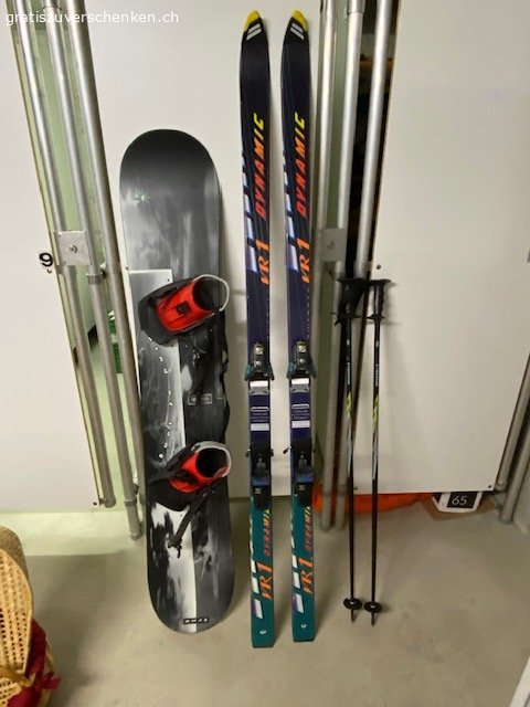 Diverse Artikel Gratis. Wegen anstehendem Umzug gratis zu vergeben:
1 Schlitten, 1 Snowoboard (156cm) mit Bindung, 1 Paar Ski (180 cm) inkl. Bindung und Stöcke
1 Glastisch (H 62 cm, B/T 48cm)
1 Abstelltisch grün (H 40 cm , B/T 34 cm)
1 Tretroller schwarz, Pirelli nur 1x gebraucht
1 klappbare Gartenliege grau, wenig gebraucht
1 Abstelltisch grün (H 40 cm , B/T 34 cm)
1 Tretroller schwarz, Pirelli nur 1x gebraucht
1 Aktenschrank (H 99 cm, B 84 cm)
1 Schuhschrank (H 129 cm, B 85 cm)
