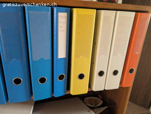 Diverse Ordner. Verschiedene Ordner (8cm / 5cm)
Mechanich ok mit Gebrauchsspuren
Gratis abzuholen in Zollikofen