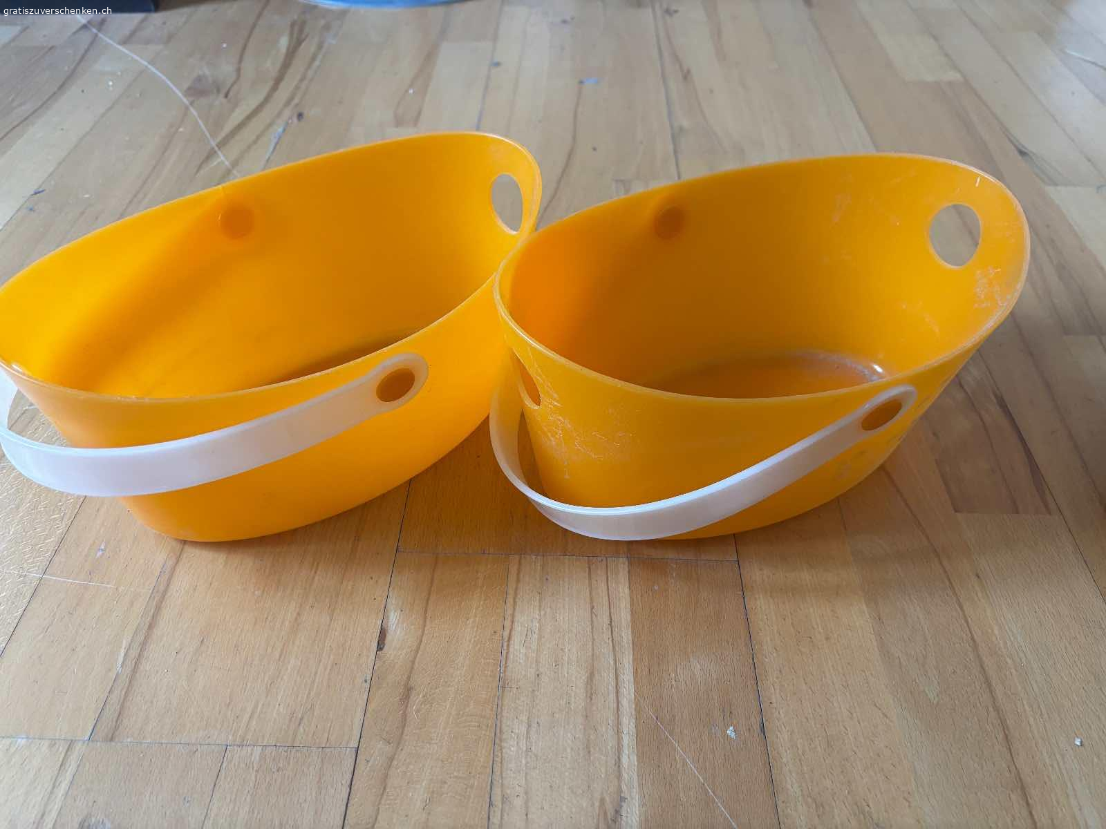 Diverses abzuholen in Wohlen. Nach dem ausräumen diverser Räume gibt es einige Dinge zu verschenken.

Werden bei der Veranda am Wohnort deponiert und können per sofort abgeholt werden :)