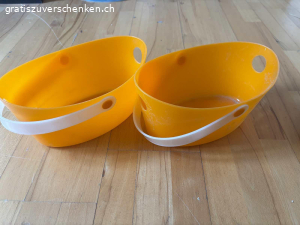 Diverses abzuholen in Wohlen. Nach dem ausräumen diverser Räume gibt es einige Dinge zu verschenken.

Werden bei der Veranda am Wohnort deponiert und können per sofort abgeholt werden :)