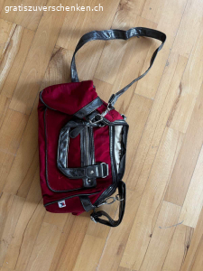 Diverses abzuholen in Wohlen. Nach dem ausräumen diverser Räume gibt es einige Dinge zu verschenken.

Werden bei der Veranda am Wohnort deponiert und können per sofort abgeholt werden :)