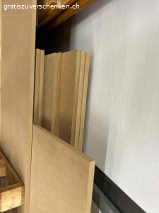 Diverses Holz, Platten und Leisten. Alles auch einzeln abzugeben