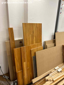Diverses Holz, Platten und Leisten. Alles auch einzeln abzugeben