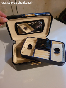 Diverses zu verschenken. Alles gebraucht aber in super Zustand