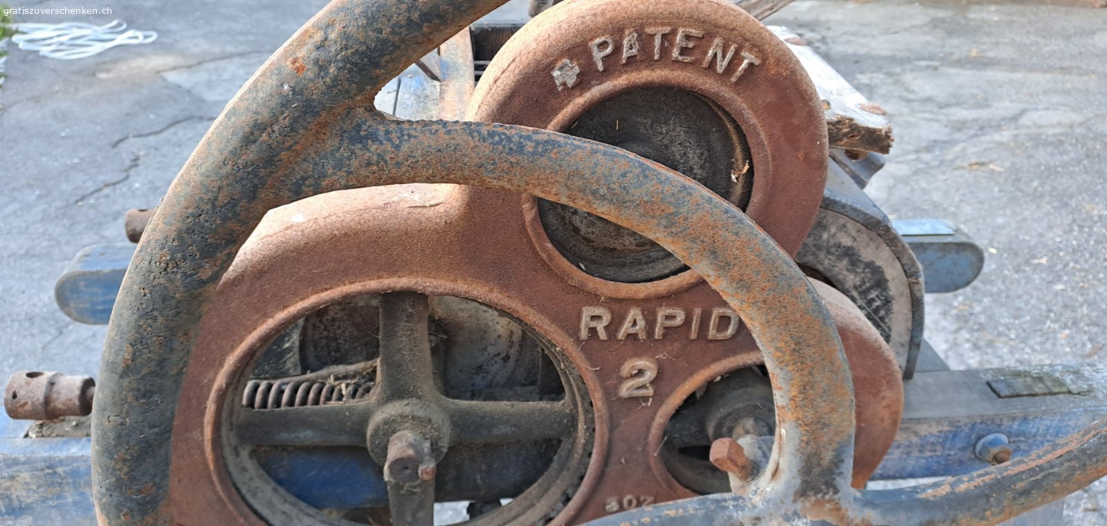 Diverses. Obstmühle Tischkreissäge Nietmaschine Velos Veloräder Saftpresse