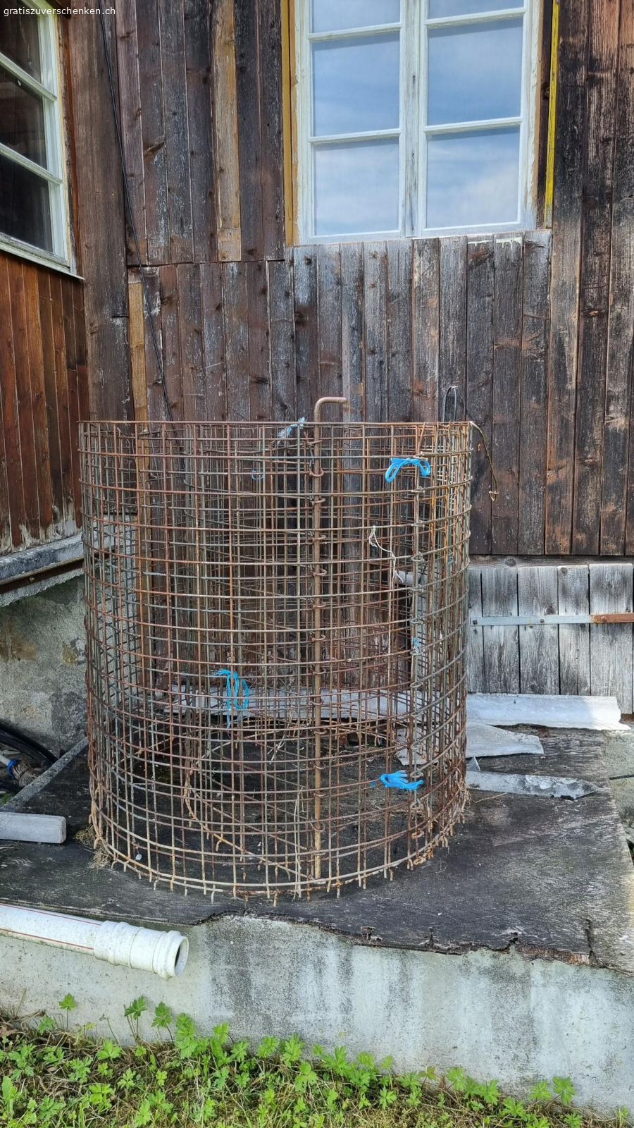 Drathsilo Ring. ideal für Gesagtes Brennholz als Brennholzlager
kann auch in Boltigen abgeholt werden