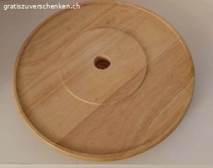 Dreh Teller. Stabiler Drehteller aus Holz

Mit Gebrauchsspuren/Flecken (siehe Fotos)

Nur Abholung 

-> Bei Interesse bitte Abholzeitpunkt mitteilen (rasche Abholung bevorzugt)