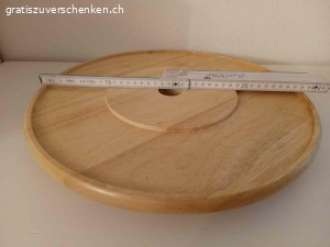 Dreh Teller. Stabiler Drehteller aus Holz

Mit Gebrauchsspuren/Flecken (siehe Fotos)

Nur Abholung 

-> Bei Interesse bitte Abholzeitpunkt mitteilen (rasche Abholung bevorzugt)