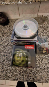 DVD's CD^s Musik Kassetten neu. Wegen dringendem Umzug verschenke ich div, DVD's DVD-R Read & write. 
Müssen baldmöglichst abgeholt werden Wer Interesse hat bitte melden. Müssen bis 12.03.2026 abgeholt werden. Sind teilweise Neu und ungebraucht. 
Bitte nur mit Abholbestätigung und Kommunikation über Gratis Inserate damit ich antworten kann. 
Wer noch Verwendung hat bitte melden, Sie werden sonst entsorgt!