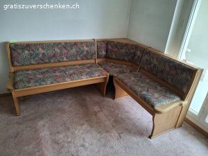 Eckbank mit Sitz zum öffnen