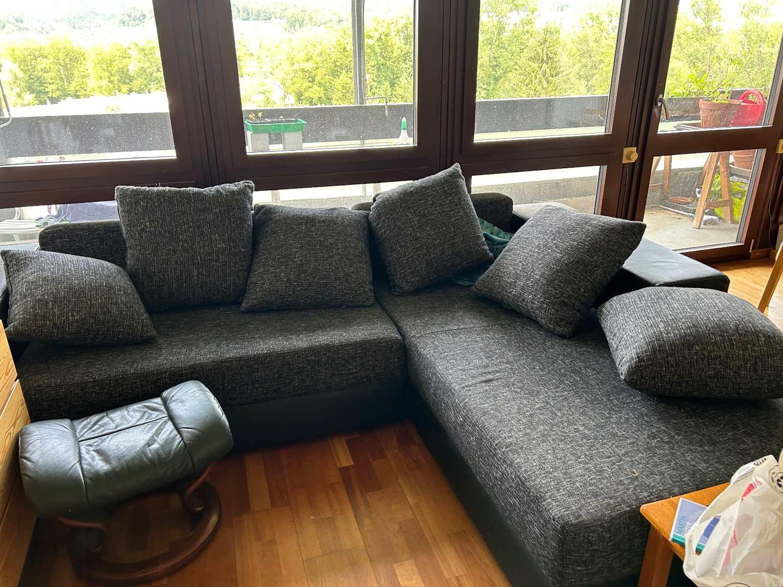 Eckbettsofa. Gute erhalten. Muss abgeholt werden.