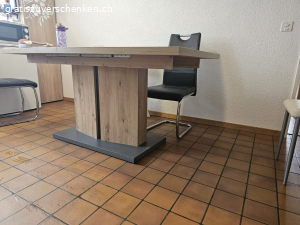 Esstisch 1 Jahr alt