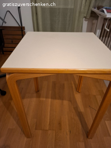 Esstisch 60 cm x 60 cm, weisse Platte mit Holzgestell