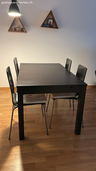 Esstisch ausziehbar plus Stuhlen