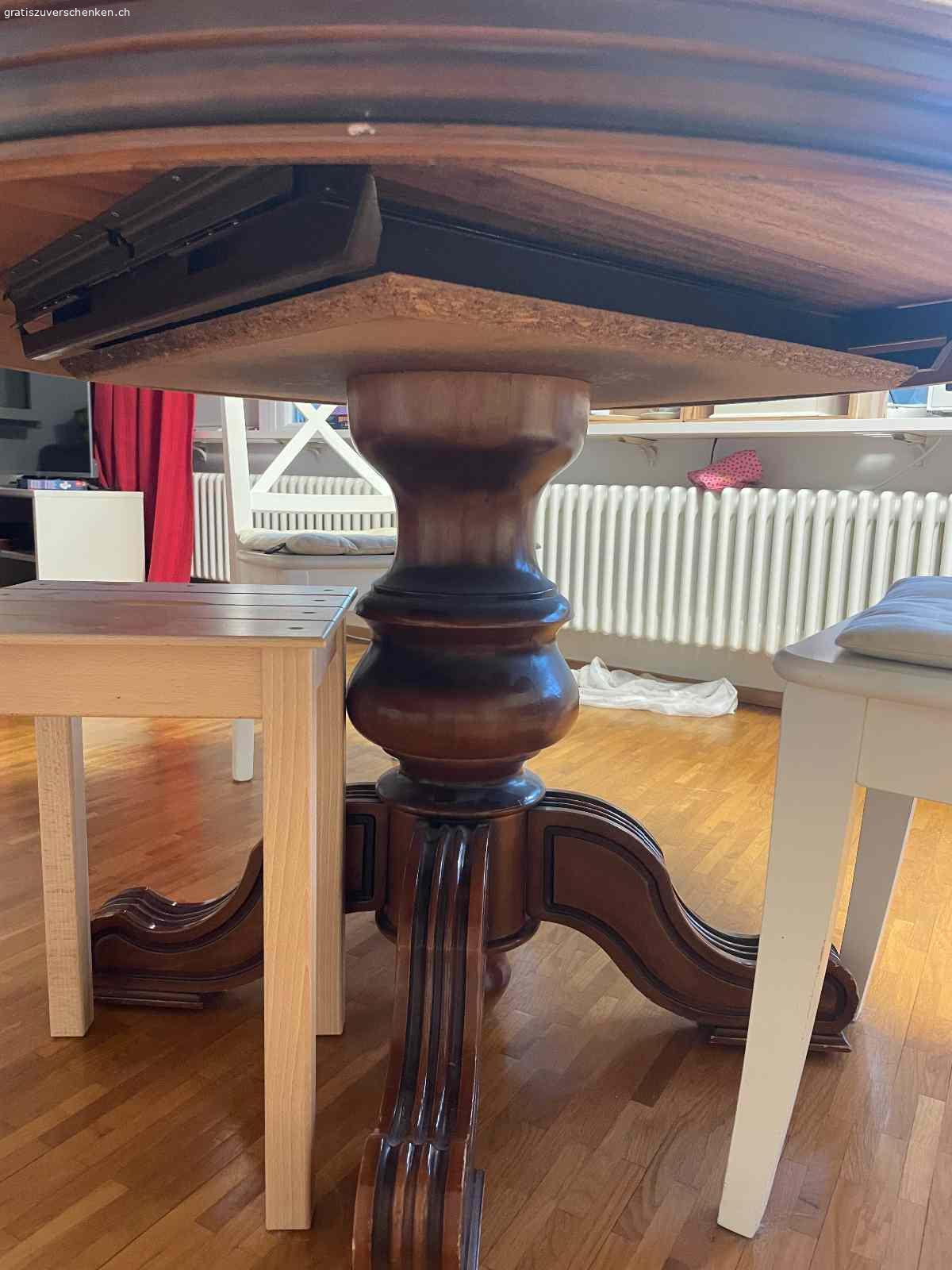 Esstisch rund, ausziehbar. Brauner Holztisch, Durchmesser 115cm, Verlängerung +40cm, Höhe 75 cm, hat leichte Flecken