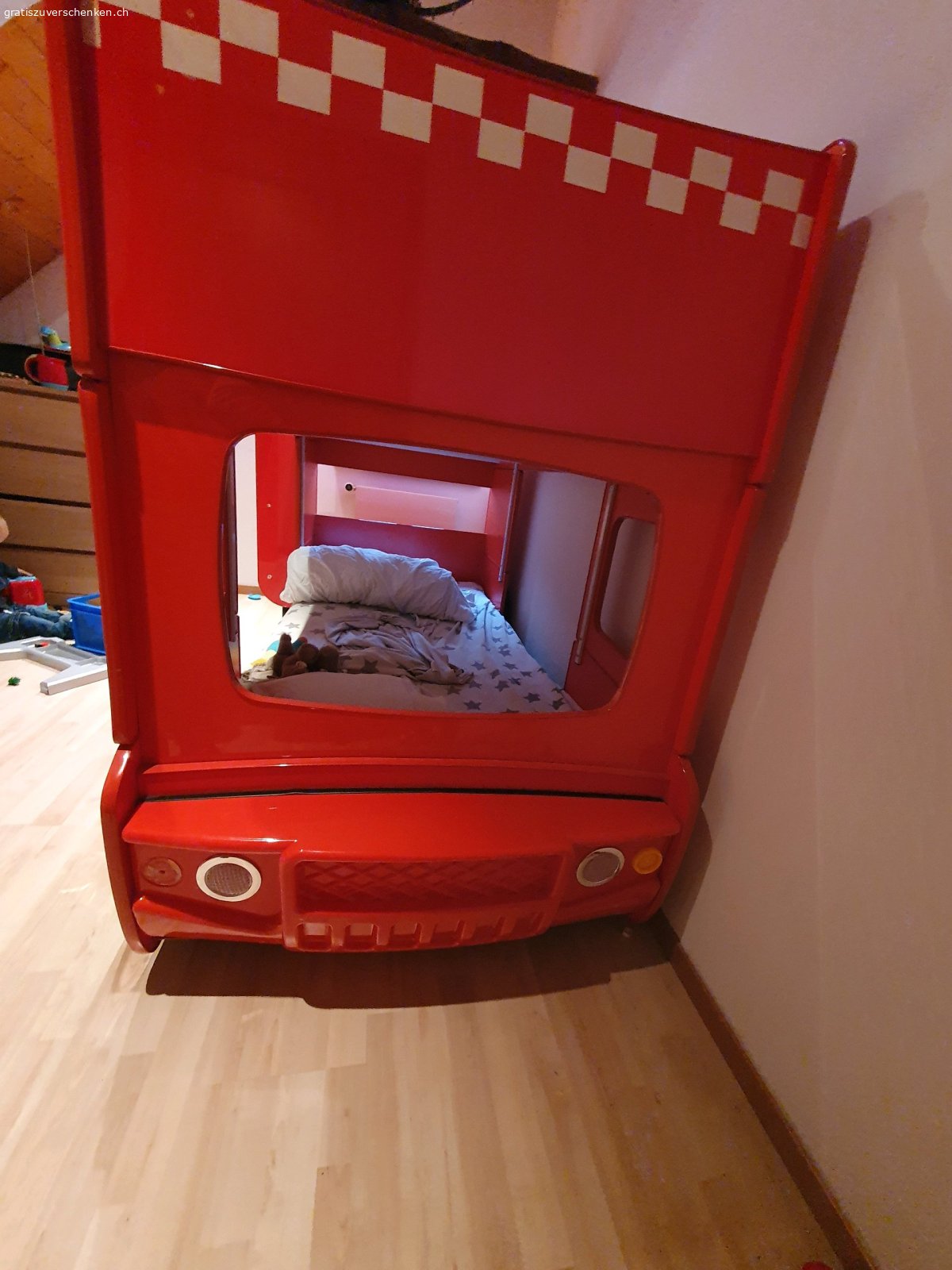 Etagenbett zum selber abbauen. wir wären froh wenn es bis morgen abgeholt würde