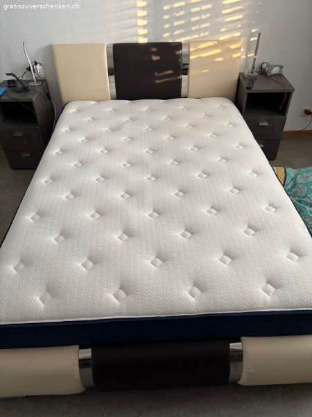Federkernmatratze 140x200 evtl auch mit Bettgestell