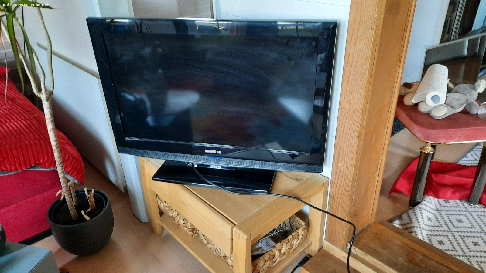 Fernseher zu verschenken. Kleiner Fernseher zu verschenken