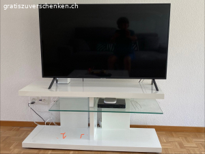Fernsehmöbel und Fernseher