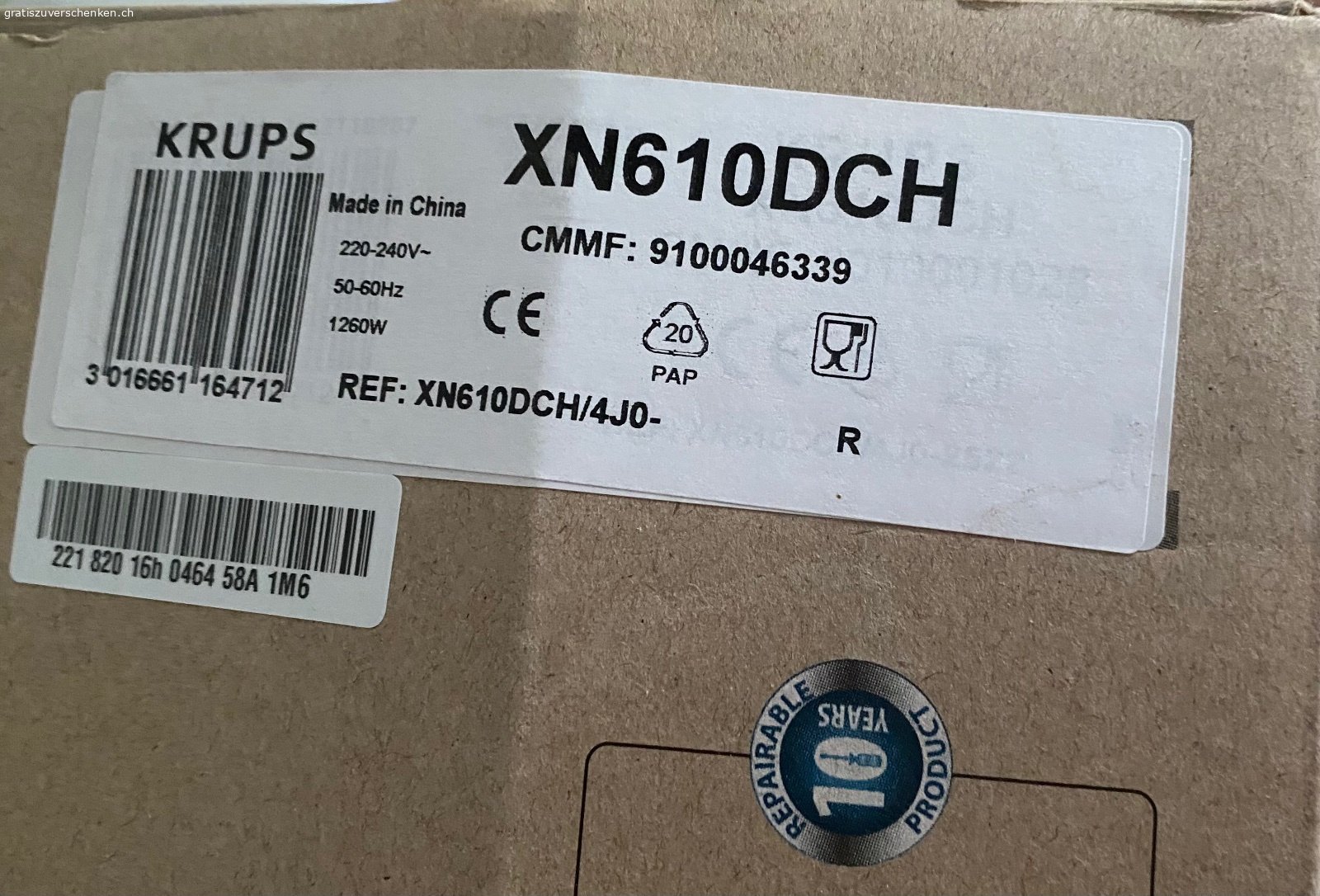 Für Bastler: Nespressomaschine Krups Citiz. Diese Maschine wurde im Jahr 2023 gekauft für die Ferien. Danach im Originalkarton versorgt.
Jetzt kommt das Wasser irgendwo durch das Gehäuse und löst dann den FI Schalter aus.
Vielleicht kann ein Bastler sie gebrauchen.

Kann in Ehrendingen abgeholt oder gegen Porto versandt werden.
Twint akzeptiert 
Kontakt nur via WhatsApp, Mail oder SMS 
Bitte keine Anrufe!