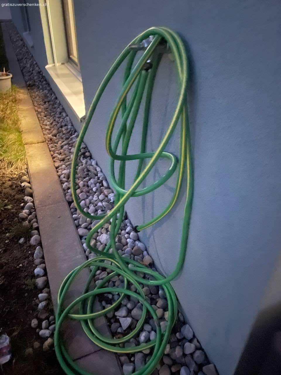 Garten Wasserschlauch. Gebrauchte Schlauch abzugeben.