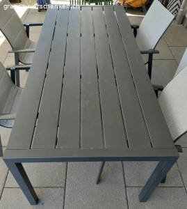Gartentisch aus Metall zu verschenken