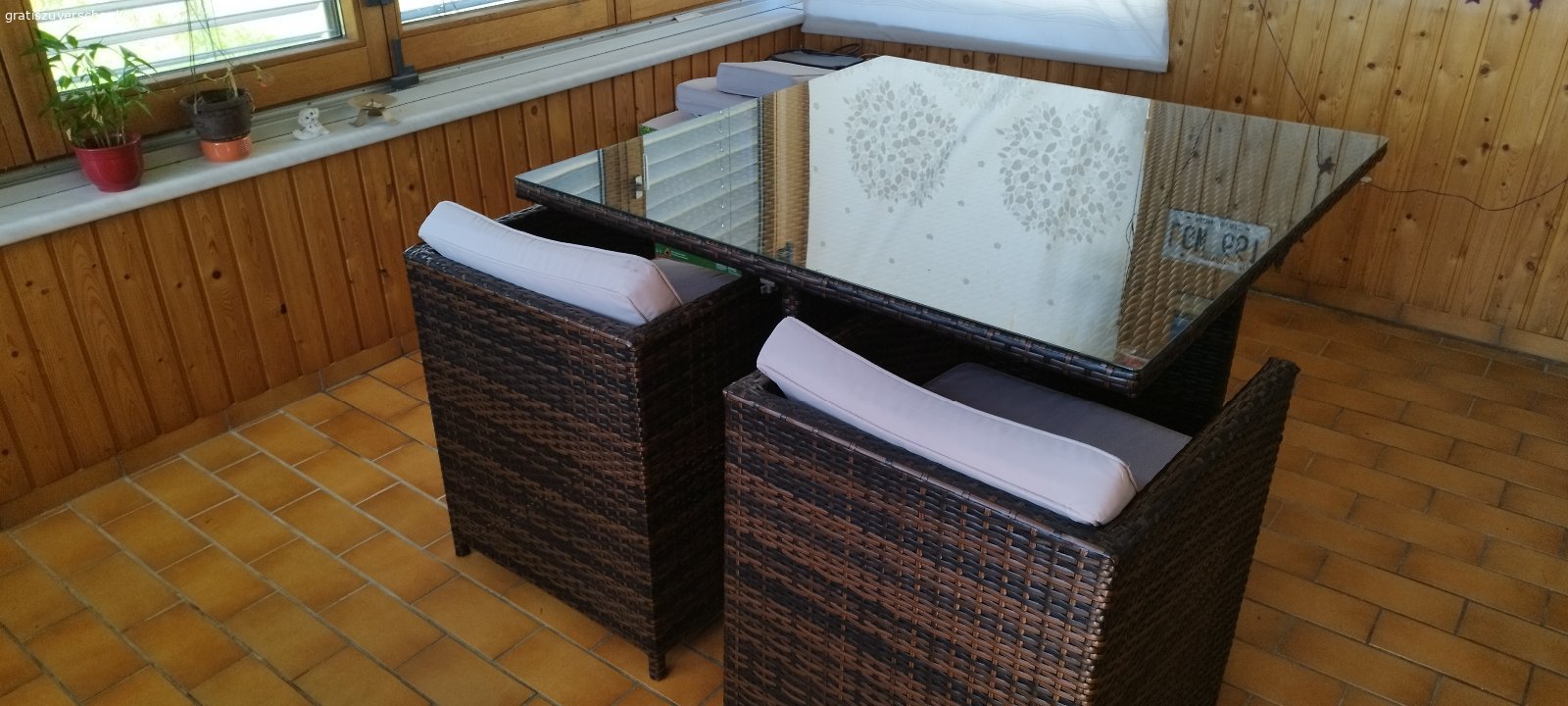 Gartentisch. L/B 120 cm
Rattan Imitat gebraucht