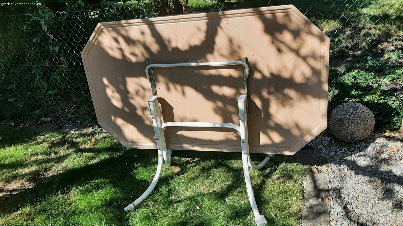 Gartentisch. Nur Abholung.