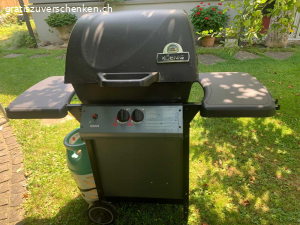 Gasgrill König. Mit Redukionsventil
Gasflasche kann gegen Depot übernommenen werden.