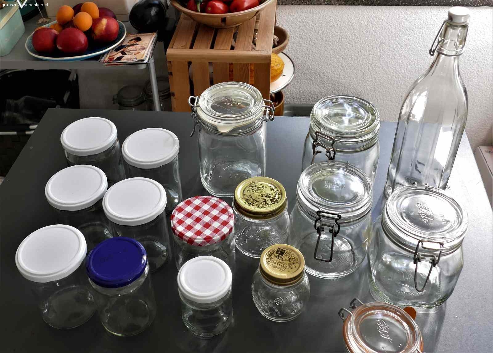 Gläser und Einmachgläser Haushalt Gratis zu verschenken