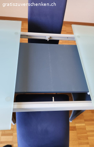 Glasesstisch 156x90mit 4 Stühlen. Ausziebarer (200cm) Glastisch mit Enlage