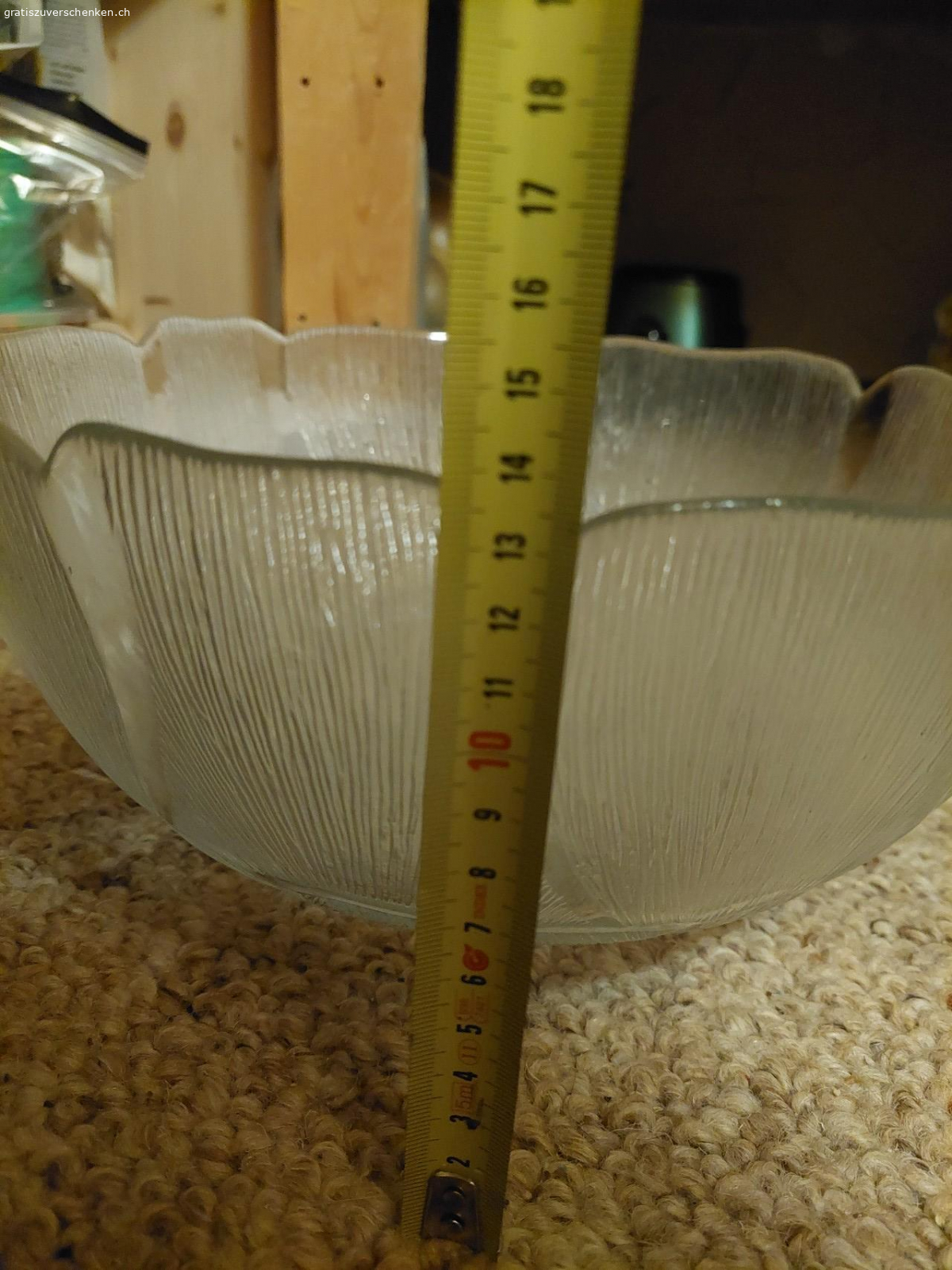 Glasschüssel. Die Masse sind auf den Fotos. Die Klassiker Glasschüssel, eher gross, gut für Feste/Gastgeber/grössere Familien.