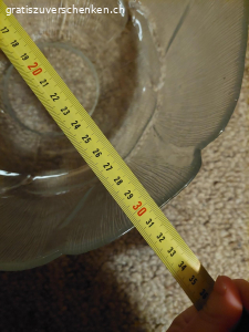 Glasschüssel. Die Masse sind auf den Fotos. Die Klassiker Glasschüssel, eher gross, gut für Feste/Gastgeber/grössere Familien.