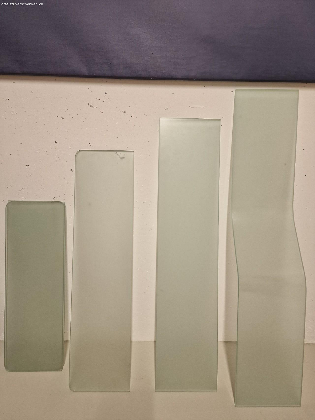 Glastablare. Sehr schöne Milchglas Tablare in verschiedenen Grössen