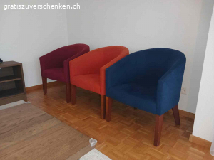 GRATIS 3 Stühle. 3 Stühle/ Sessel Gratis zum sofort selber abholen!