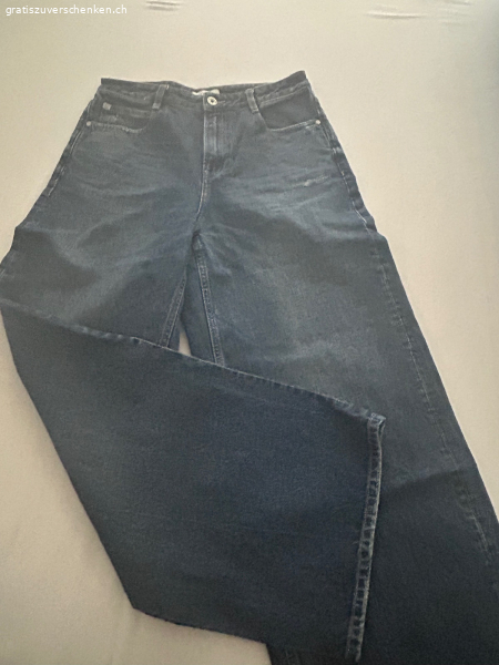 Gratis abzugeben neuwertige Jeans