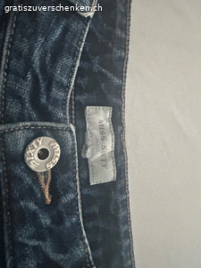 Gratis abzugeben neuwertige Jeans