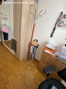 Gratis Aktenschrank, Regal, Holzbett, Schreibtisch etc.