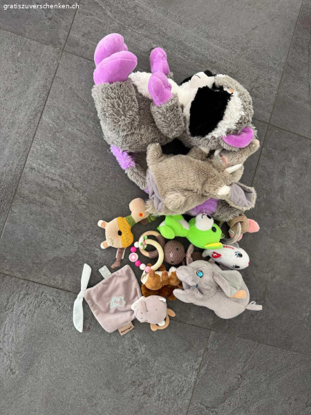 Gratis Baby Bettdecke, Milchpumpe, Flaschen, Plüschtiere