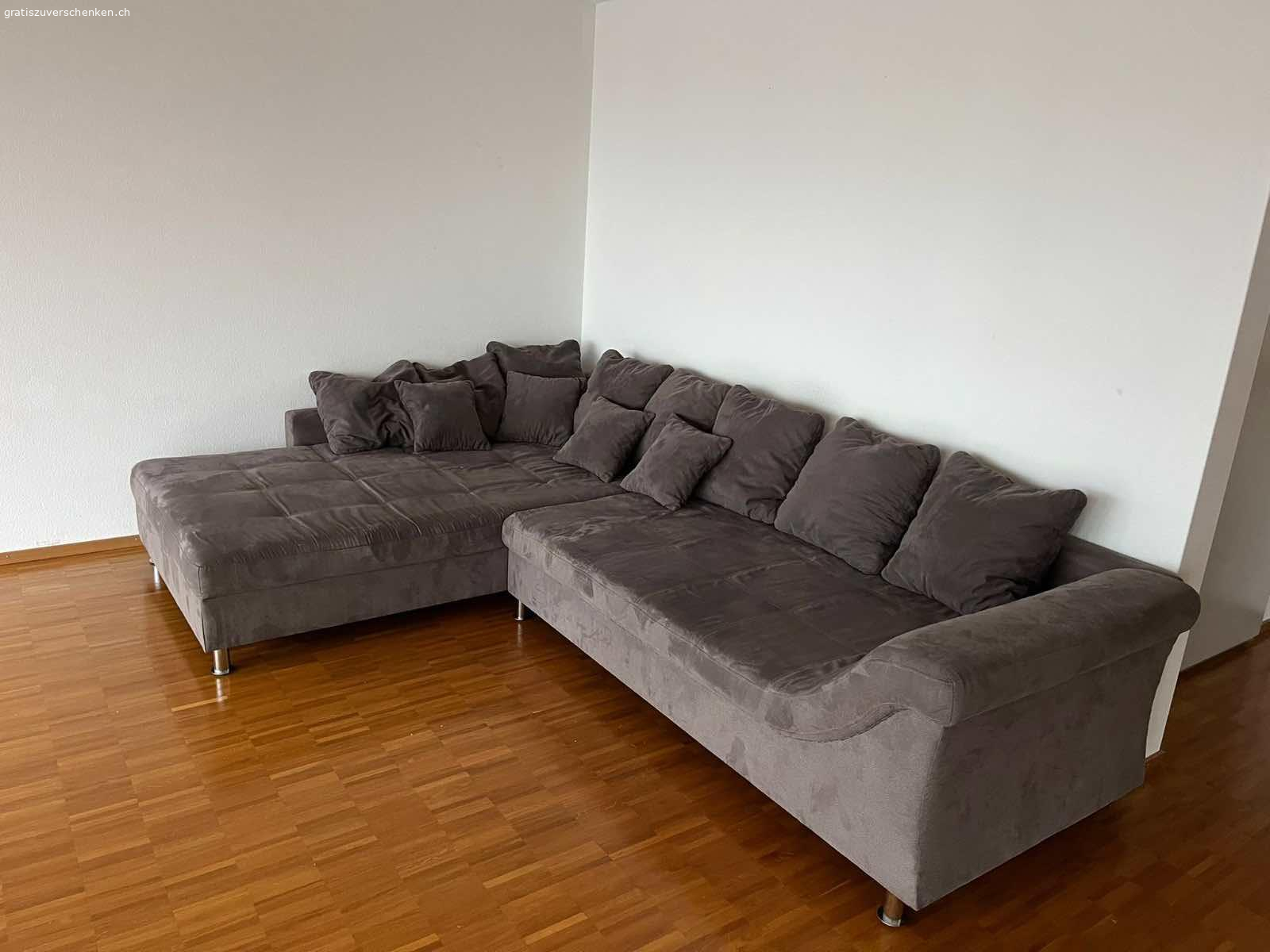 Gratis Ecksofa Mikrofaser. Gratis Ecksofa Microfaser
2 Jahre alt, Nichtraucherhaushalt
Sofa besteht aus 2 Teilen
Muss selbst rausgetragen werden
Muss innert 2 Wochen angeholt werden