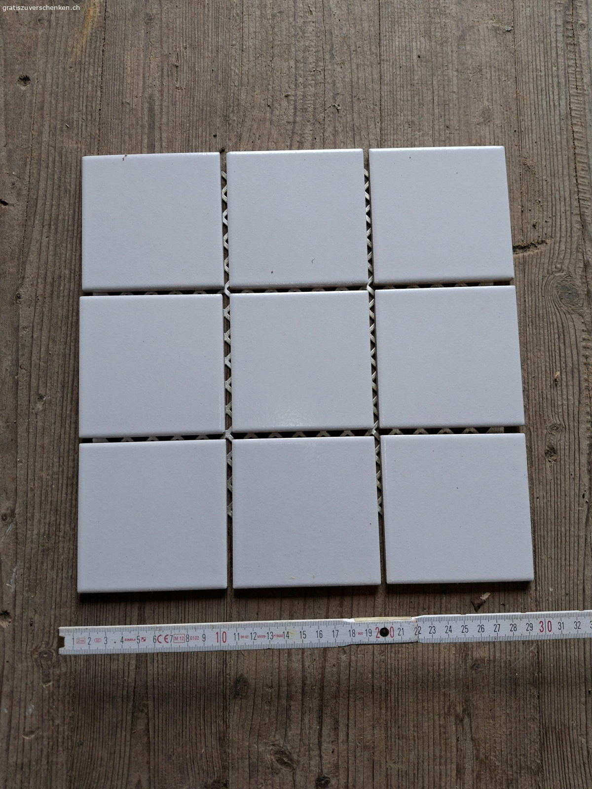 gratis Fliesen. 9 Stück weiss
8 Stück blau
30×30 cm
Abzuholen in Aadorf