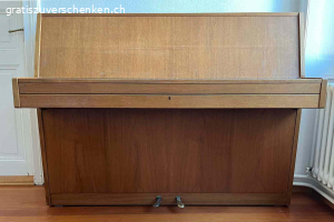 gratis Klavier «Nordiska Piano futura 2 ». Gratis Abzugeben Klavier Nordiska Piano futura 2, Jahrgng ca. 1976. Masse B:140cm, H:106 cm, T: 52cm. Ist vor 5 Jahren das letzte mal gestimmt worden, funktioniert einwandfrei. Das Holz aussen ist fleckig, siehe Fotos.
Muss selber Abgeholt werden, 1. Stock in Basel-Stadt.