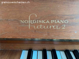 gratis Klavier «Nordiska Piano futura 2 ». Gratis Abzugeben Klavier Nordiska Piano futura 2, Jahrgng ca. 1976. Masse B:140cm, H:106 cm, T: 52cm. Ist vor 5 Jahren das letzte mal gestimmt worden, funktioniert einwandfrei. Das Holz aussen ist fleckig, siehe Fotos.
Muss selber Abgeholt werden, 1. Stock in Basel-Stadt.