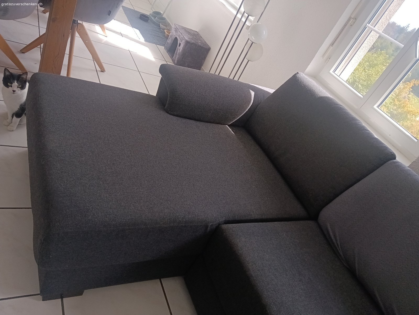 Grosses Sofa / Polstergruppe. Grosses Sofa zum abholen in 3207 Golaten