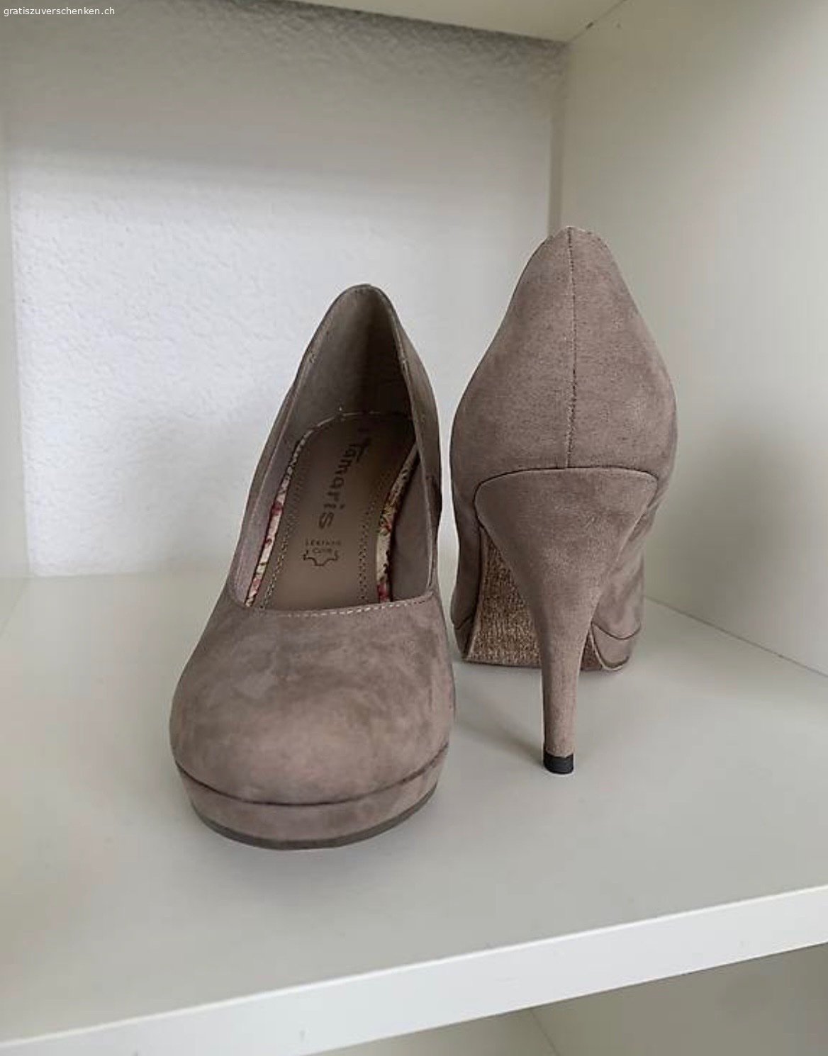 High Heels Grösse 39. graue Heels nie getragen,beige ca. 2x