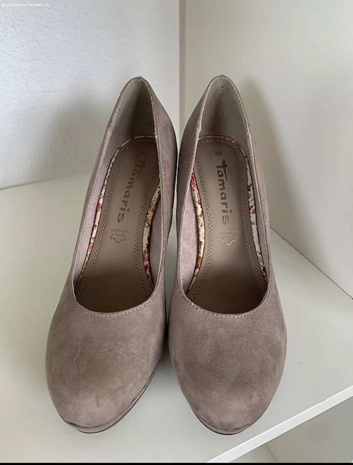 High Heels Grösse 39. graue Heels nie getragen,beige ca. 2x