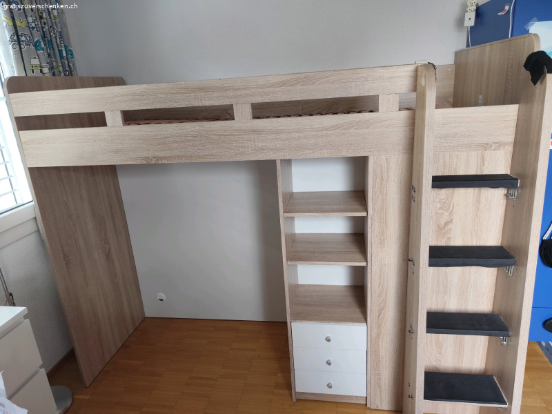 Hochbett mit Kleiderschrank