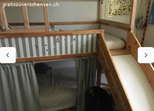 Hochbett mit Rutschbahn