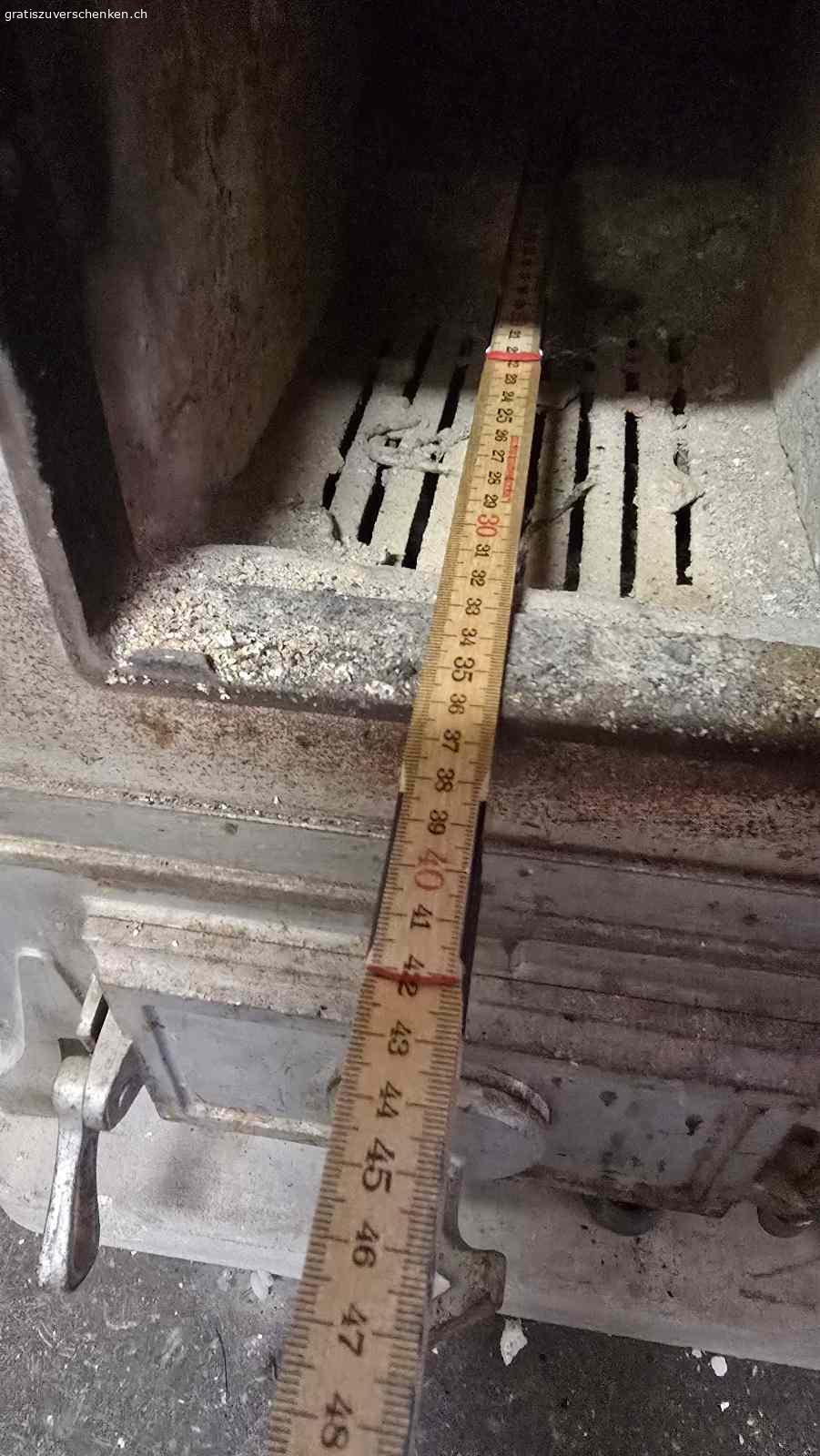 Holzofen. Holzofen gebraucht
Höhe 75 cm